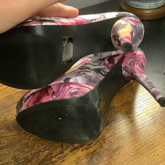 Beauty Heels Floral Stilettos 👠🌸💐🪻❤️ - Picture 6 of 6